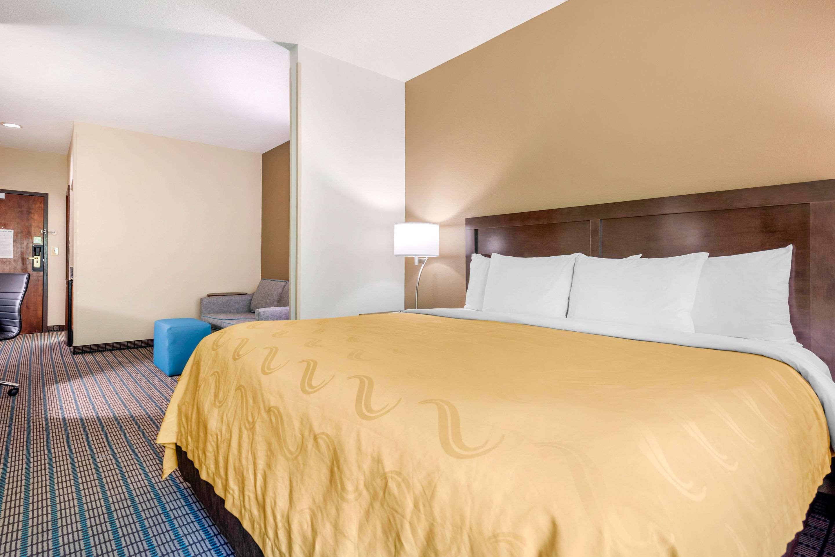 Comfort Inn & Suites Cincinnati Exterior photo